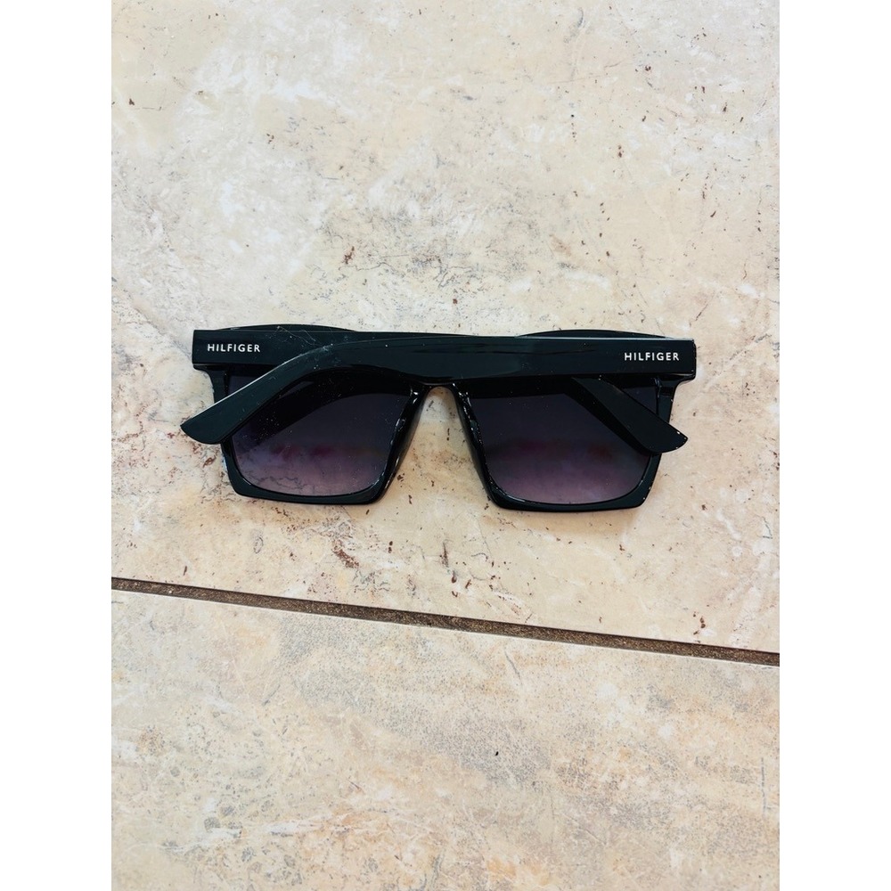 Tommy Hilfiger Black Square Sunglasses WP OL612 Gradient Purple Lens